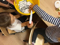 Andrzejki w klasach 1b i 1c